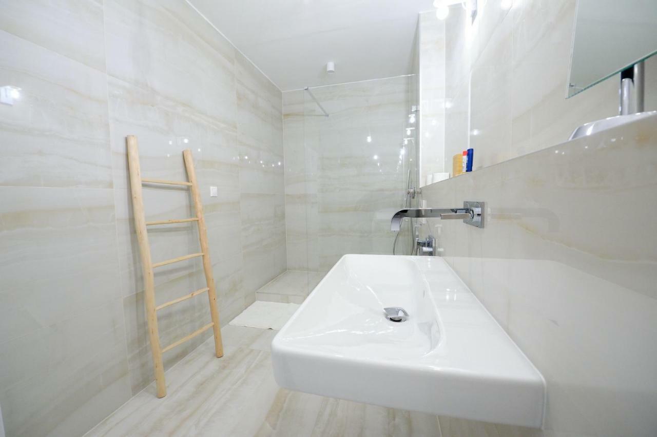 Center Aupark Apartment Piestany Bagian luar foto