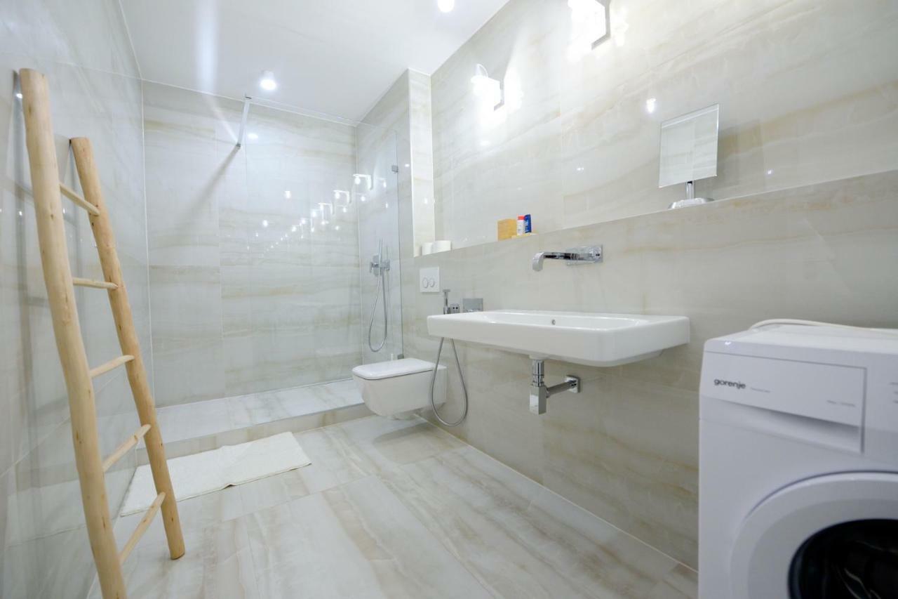 Center Aupark Apartment Piestany Bagian luar foto